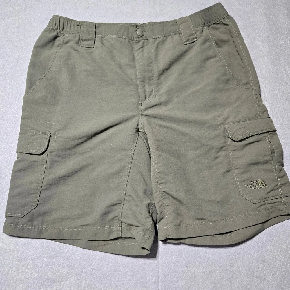 The North Face Mens Paramount Cargo Shorts Olive Green Nylon Hiking Size 34